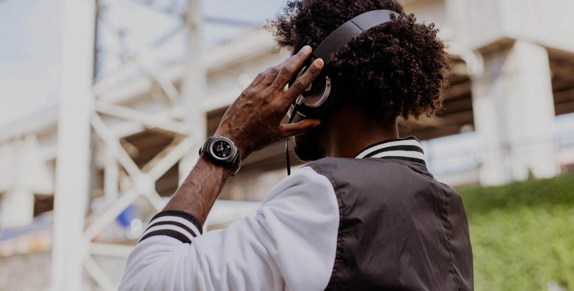 ZeTime Smartphone control music, find your phone, check weather forecast