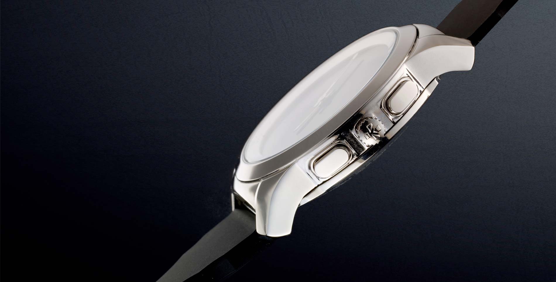 ZeTime Swiss heritage stainless steel and ultra-resistant Sapphire glass